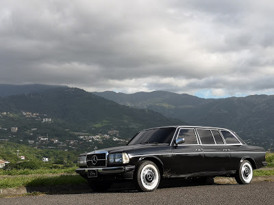 ESCAZU-MOUNTAINS-COSTA-RICA.-300D-W123-LANG-MERCEDES.jpg