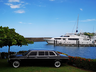 MERCEDES-300D-AND-COSTA-RICAN-YACHT.-LOS-SUENOS-MARINA.jpg