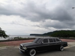 PLAYA-CALDERA-PUNTARENAS-COSTA-RICA.-MERCEDES-W123-LIMOUSINE-300Dce1a9222a0202469.jpg